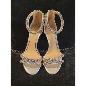 *NWOT*Badgley Mischka heel sandals in size 5